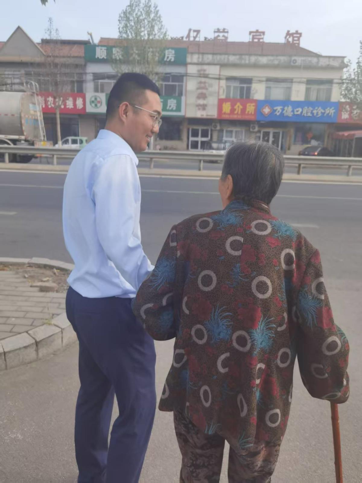 暖心相伴,责任同行 (3).jpg 暖心相伴,责任同行 (3).jpg