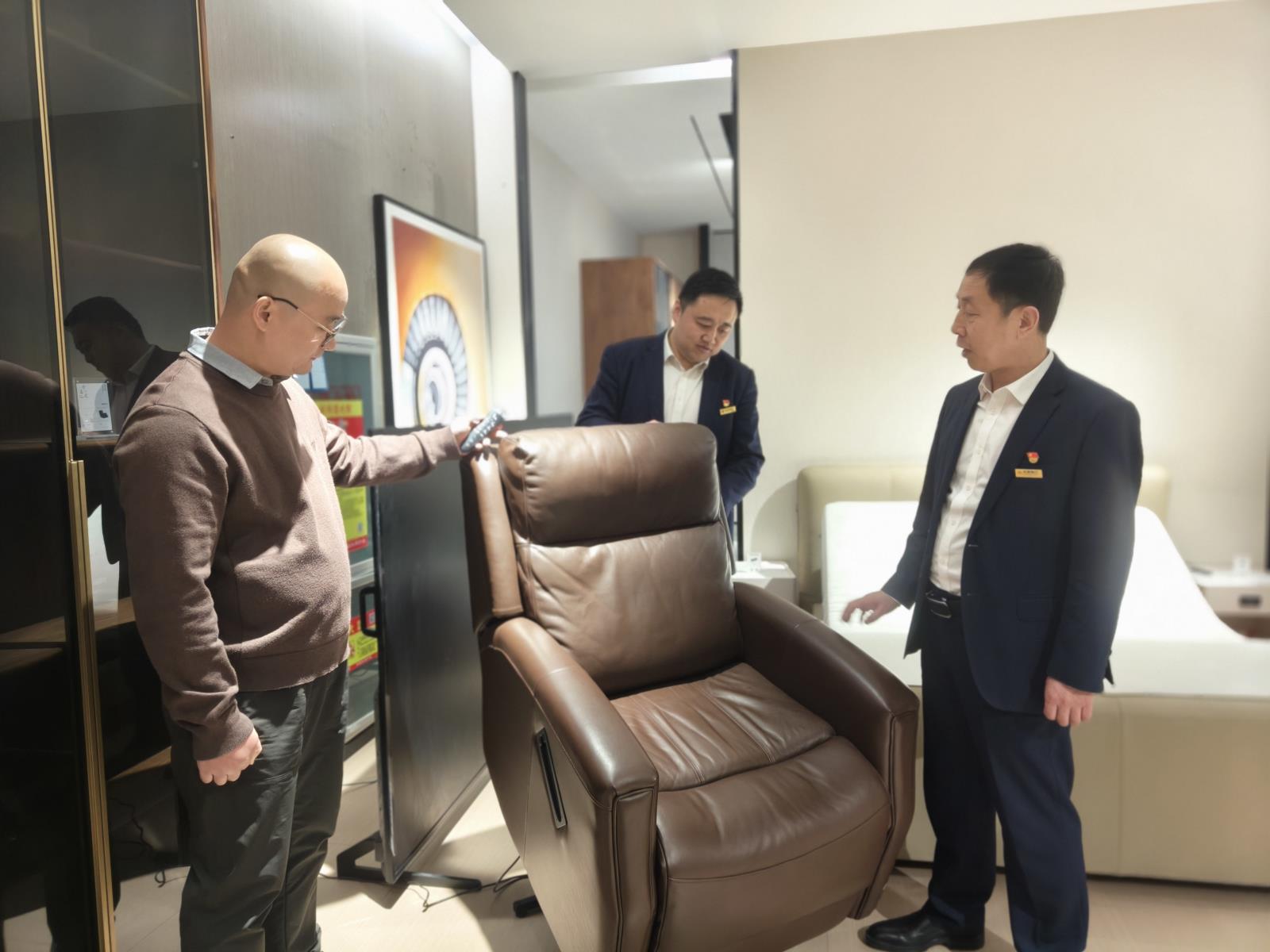 沙发.jpg 沙发.jpg