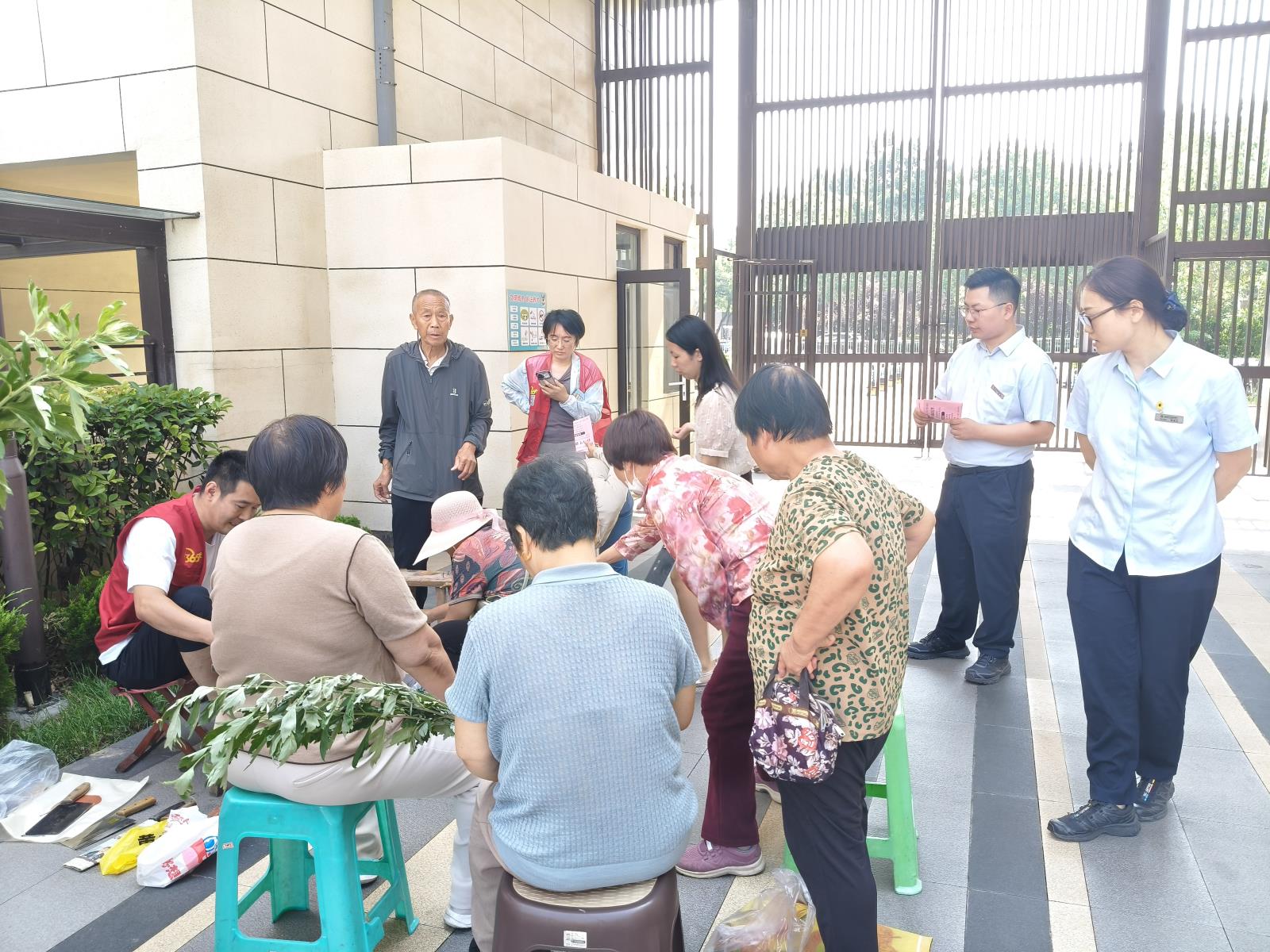 桓台农商银行工作人员进社区开展金融知识宣教活动.jpg 桓台农商银行工作人员进社区开展金融知识宣教活动.jpg