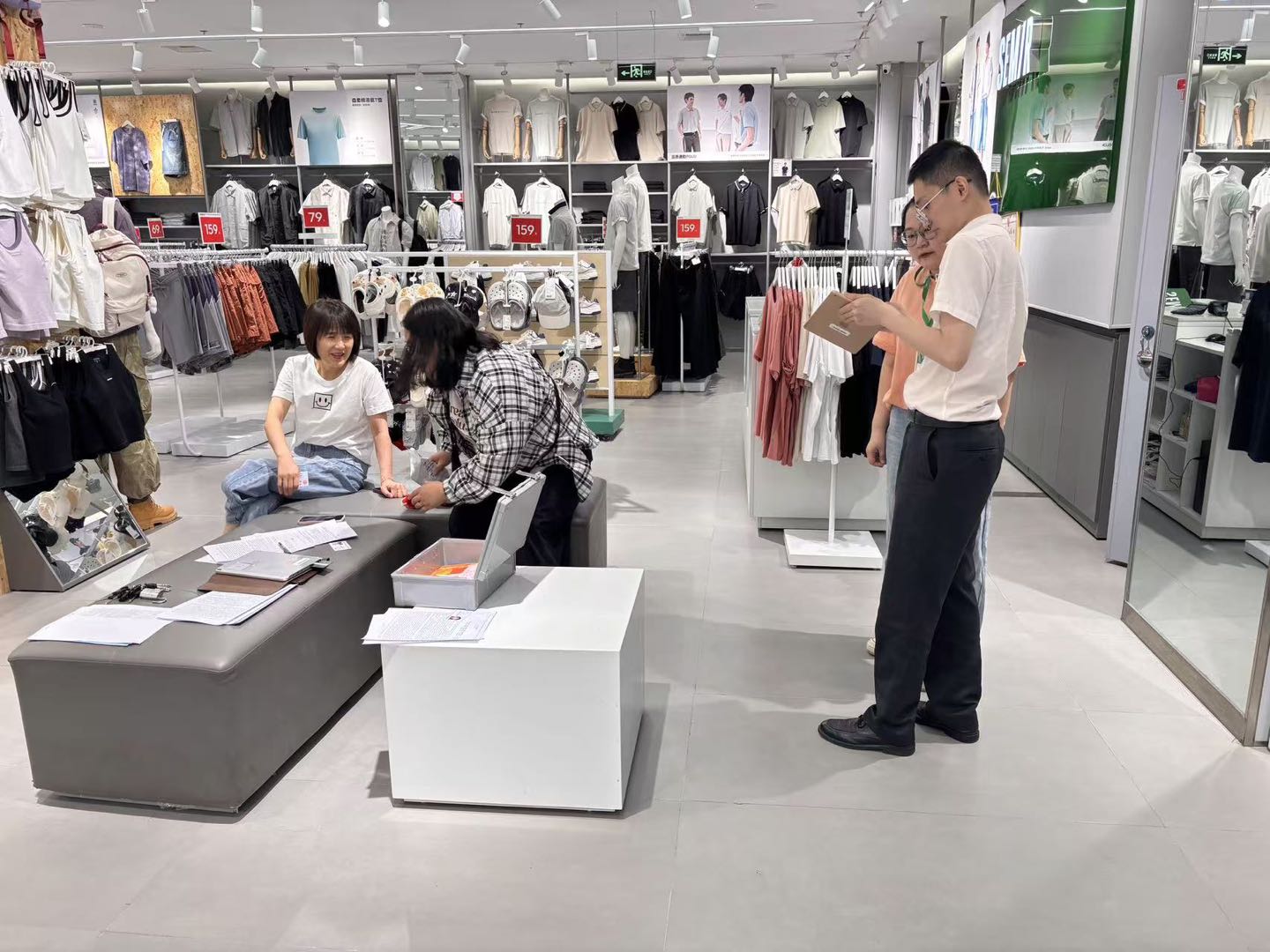 【外部宣教】守护金融权益 数智温暖民生——民生银行淄博临淄支行开展普及金融知识万里行活动.jpg